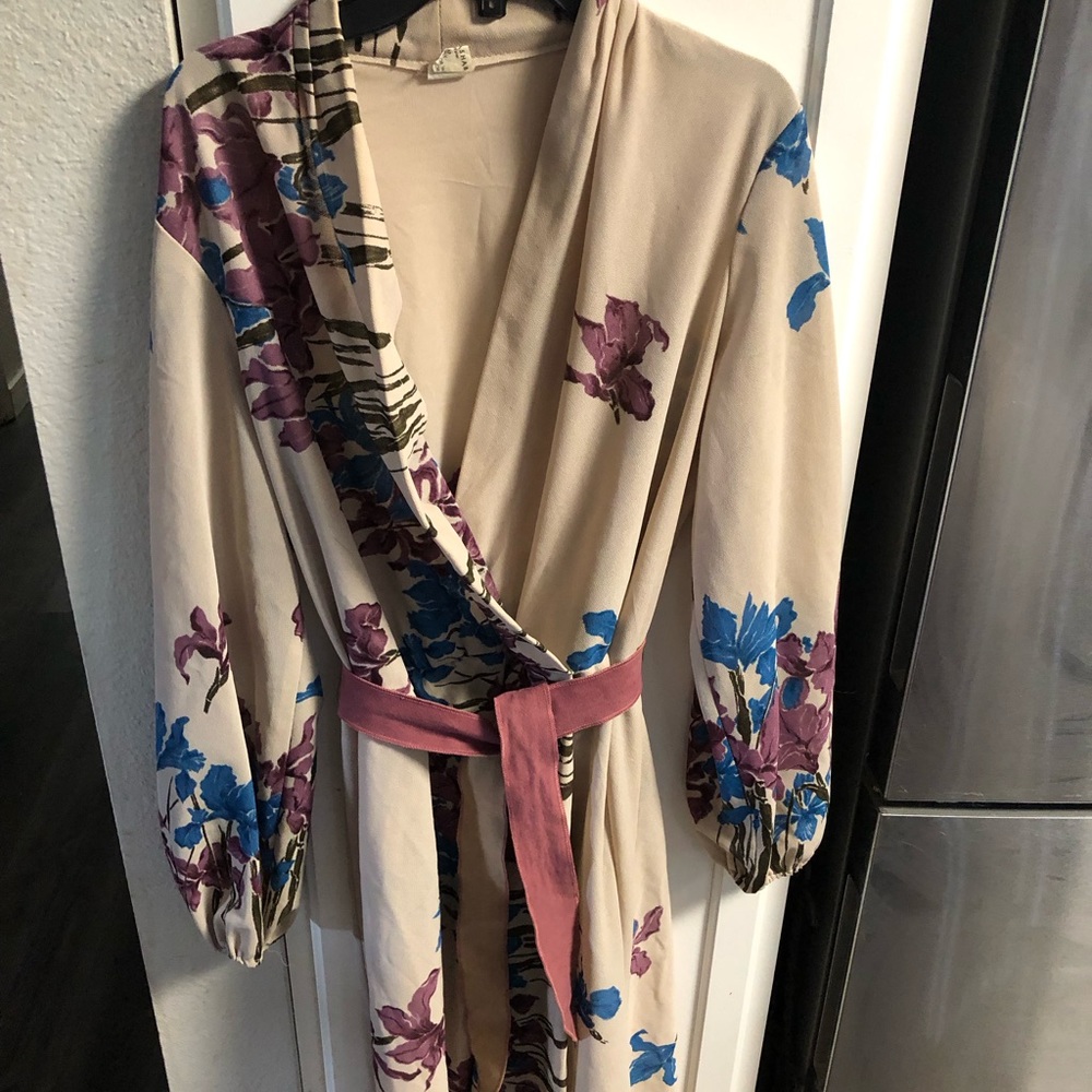 Flow and light dress